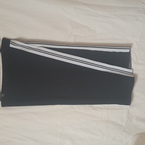 NYC & CO Fitted Black Midi Skirt Size Small - Picture 2 of 6